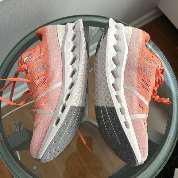 ON RUNNING Cloudsurfer Running Shoes - Picture 2 of 5